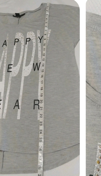 Style & co Tshirt for Women Size Medium Color Gray " Happy New Year" Logo - Picture 4 of 6